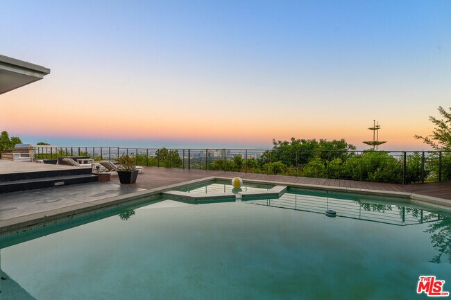 Building Photo - 10134 Angelo View Dr