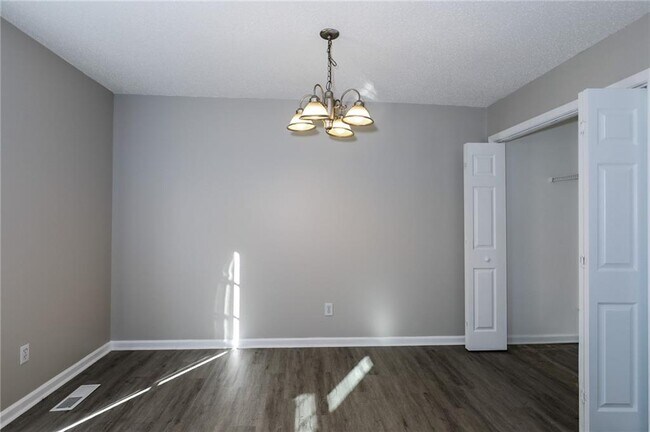 Building Photo - 5245 Oakley Commons Blvd