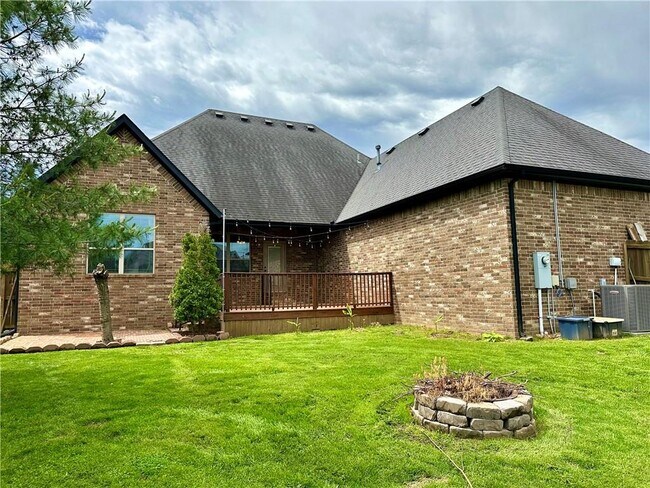 Building Photo - 5732 Dancing Rabbit Dr