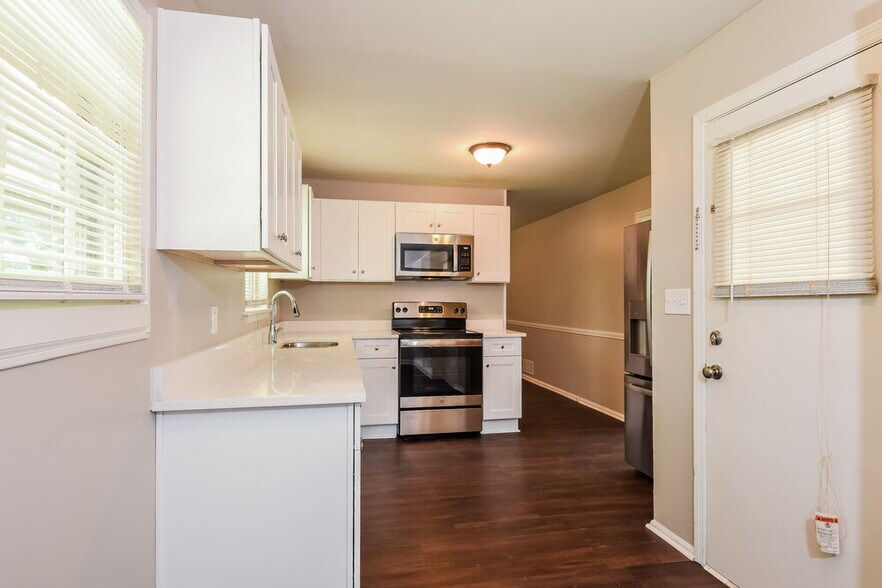 Building Photo - 4212 Plumtree Way