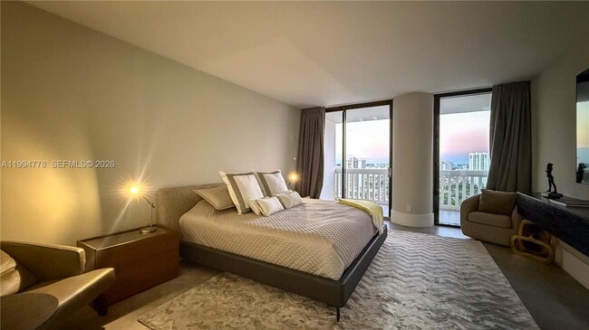 Building Photo - 2000 Island Blvd