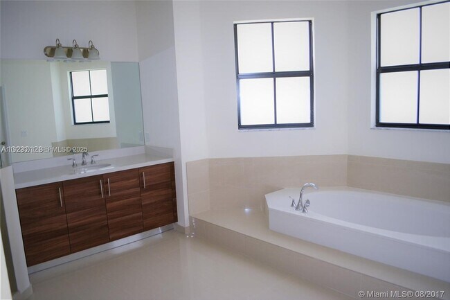 Building Photo - 6930 NW 106th Ave