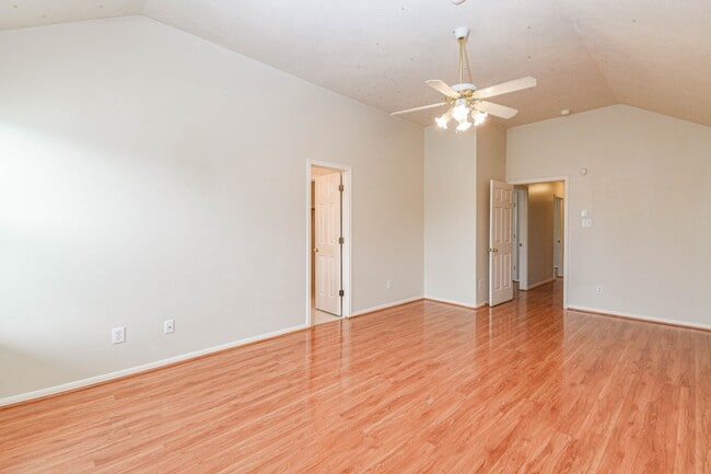 Building Photo - 13735 Branford Greens Dr