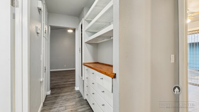 Building Photo - Charming Updated Gem Near Quail Springs!
