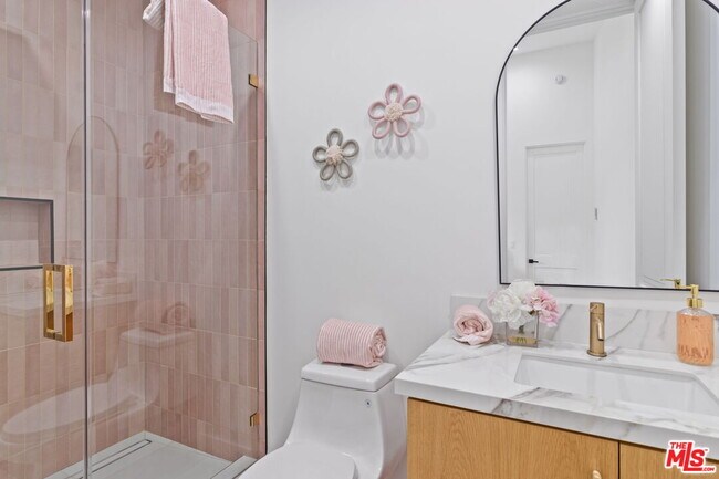 Building Photo - 4535 Haskell Ave