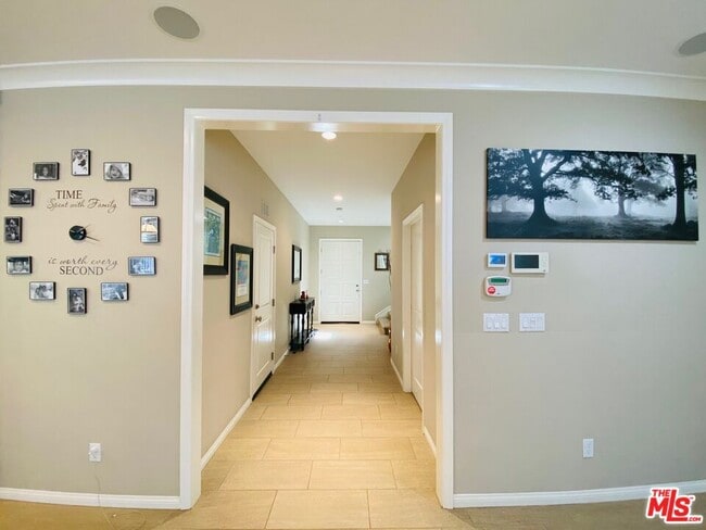 Building Photo - 51 Ivory Petal