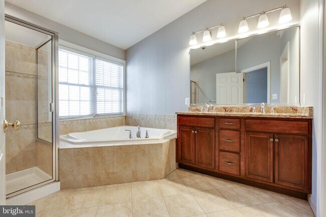Building Photo - 7741 Crystal Brook Way