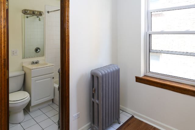 Building Photo - 4241 N Kenmore Ave