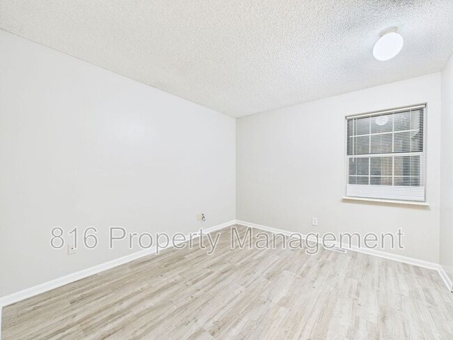 Building Photo - 7939 NW 79th Pl