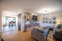 Building Photo - 757 N Hills Dr