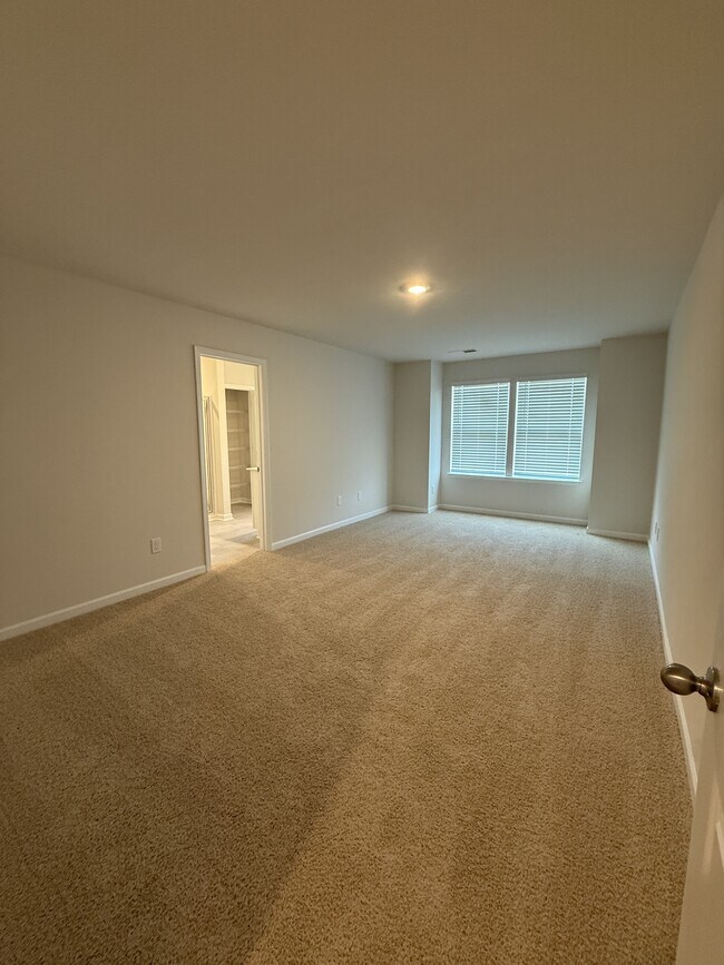 Building Photo - 1475 Amberview Ln