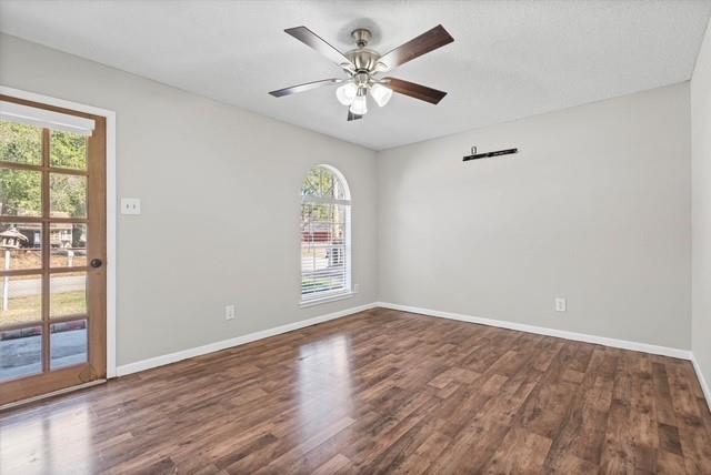 Building Photo - 7411 Wigfield Rd