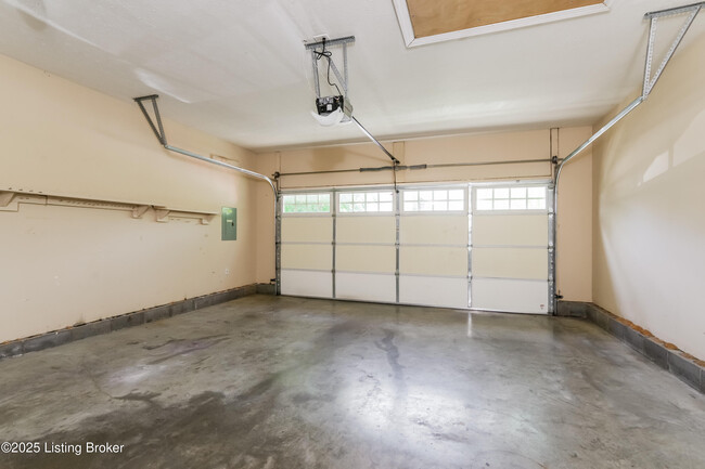 Building Photo - 6607 Glastonburg Ln