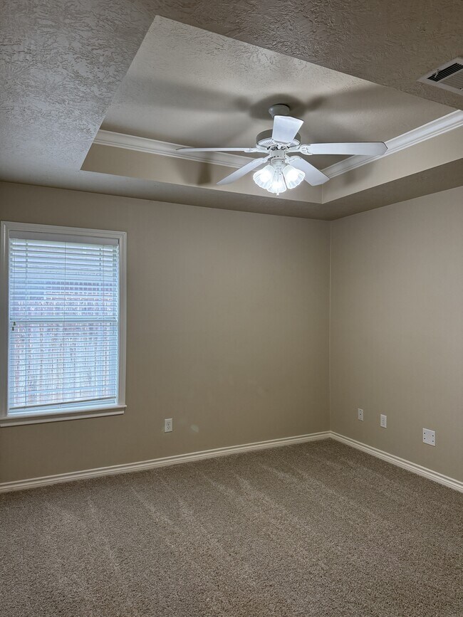 Building Photo - 223 Karten Ln