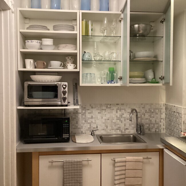 Building Photo - 21 Beacon St