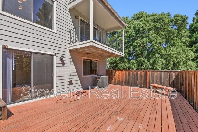 Building Photo - 1825 N Forest Hill Pl