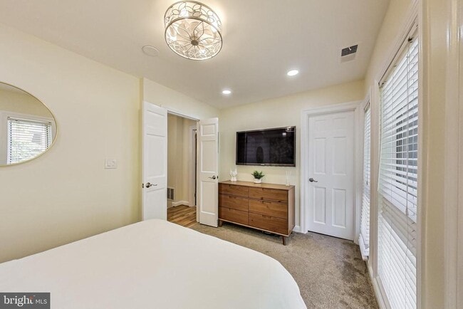 Building Photo - 4814 Hampden Ln