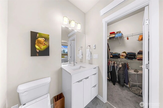 Building Photo - Modern 3-bedroom with Fully Fenced Yard in...