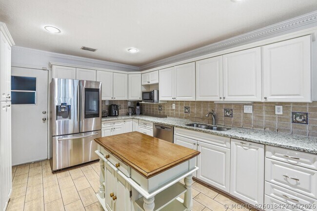 Building Photo - 13684 Exotica Ln