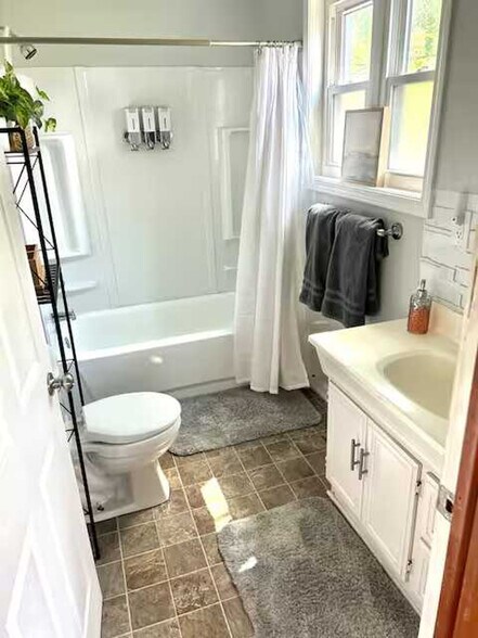 Building Photo - 6063 Station Way