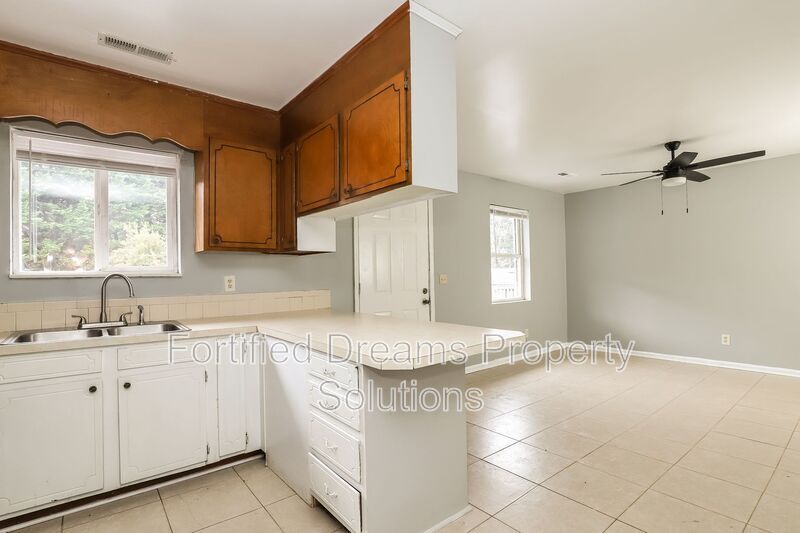 Building Photo - 1502 Oakshire Ct