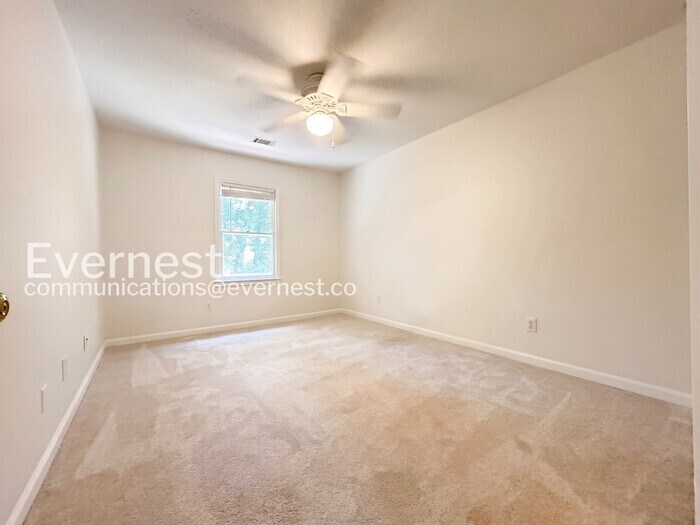 Building Photo - 2665 Holcomb Springs Dr