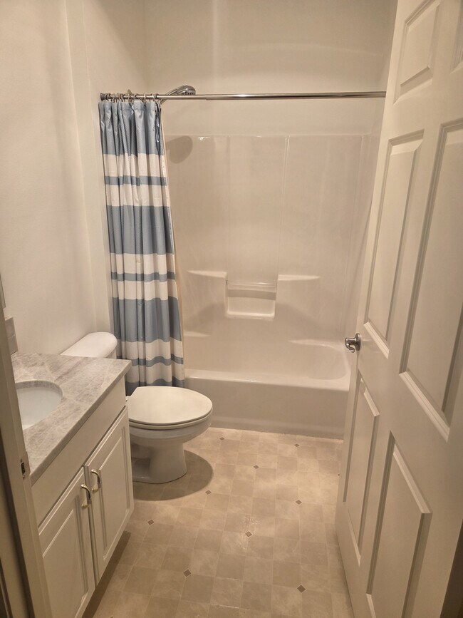 Building Photo - 6125 NE 175th St