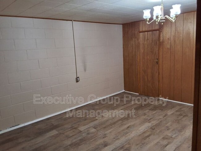 Building Photo - 511 Smith Ave