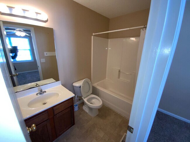 Building Photo - 2 BR 2.5 BA Townhouse Cornerstone Village