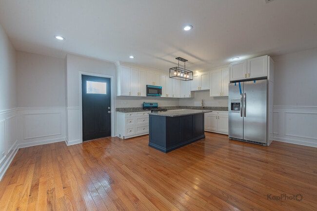 Building Photo - 527 N Ridgeway Ave