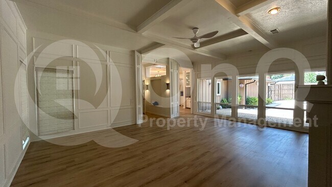 Building Photo - 3701 Leathertop Dr