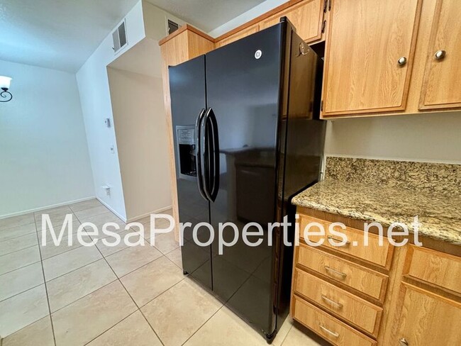 Building Photo - 932 W Arrow Hwy