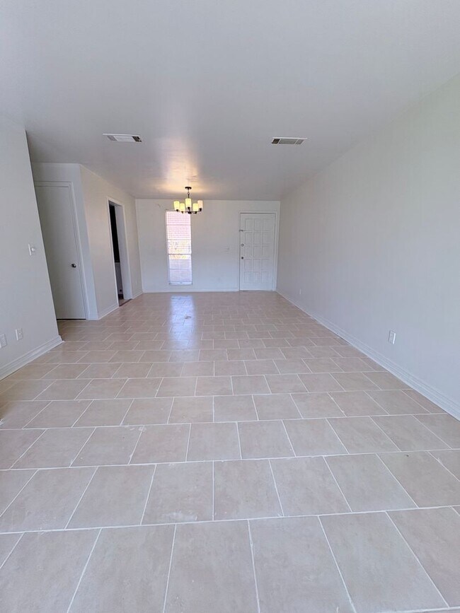 Building Photo - Location, Location, Location!