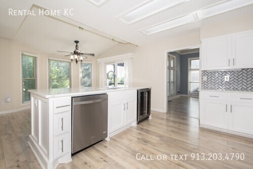 Building Photo - 15730 W Locust St