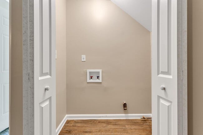 Building Photo - 8989 Teal Ln