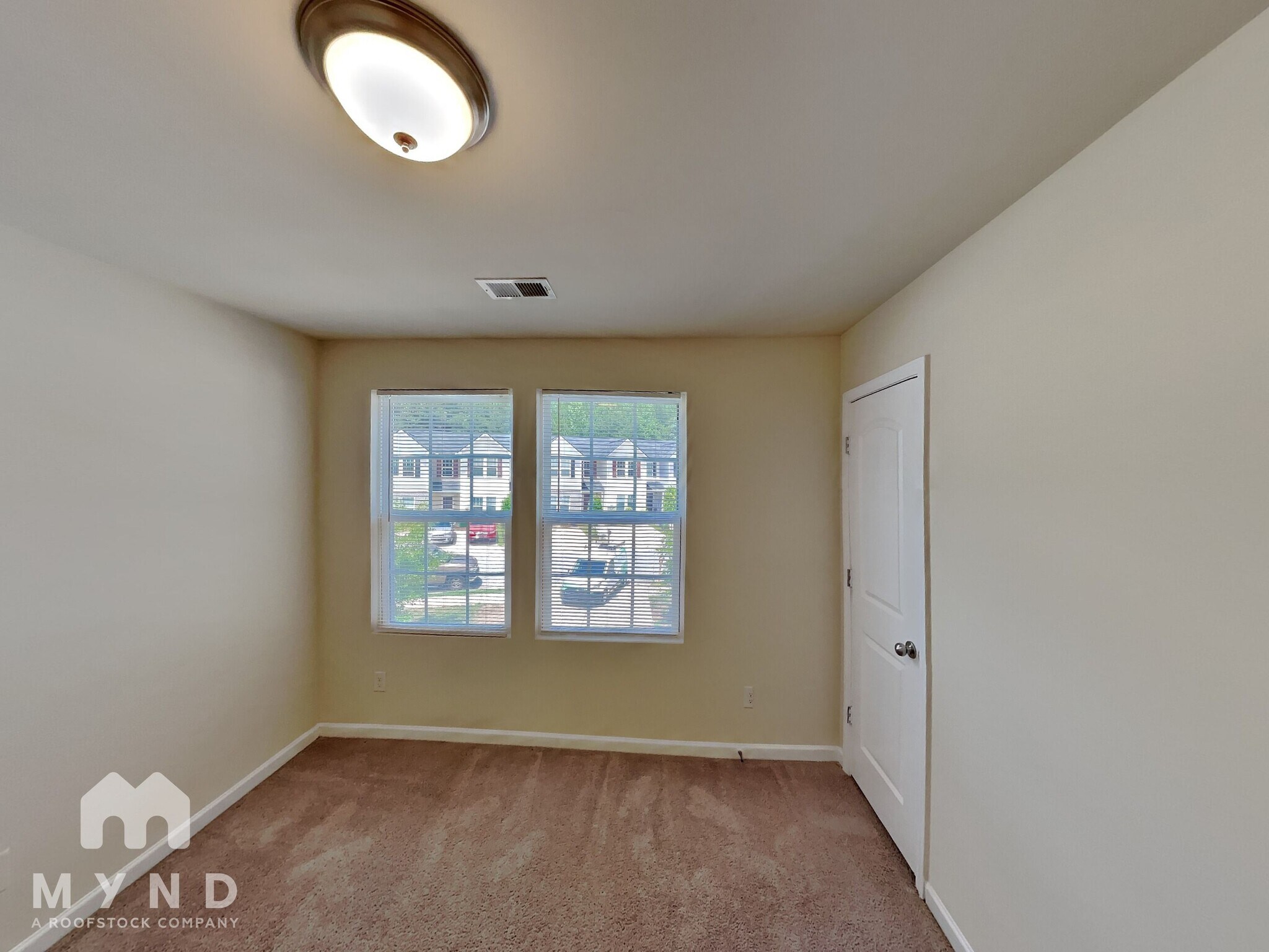 Building Photo - 2547 Piering Dr