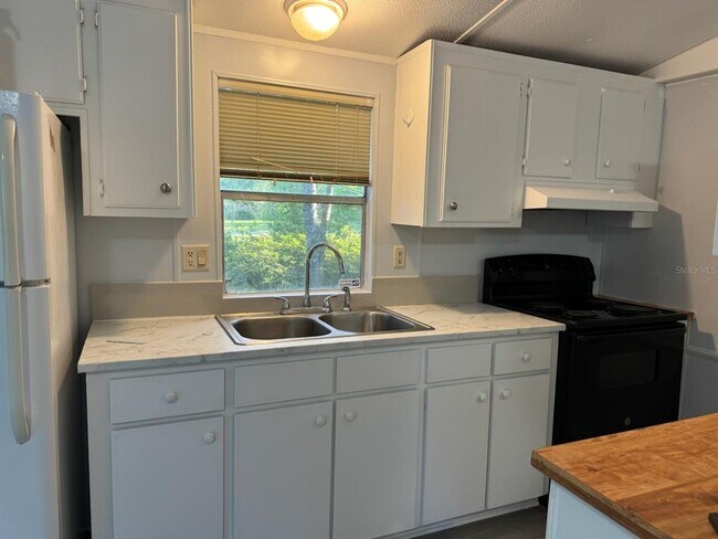 Building Photo - 9303 SW 99th Pl