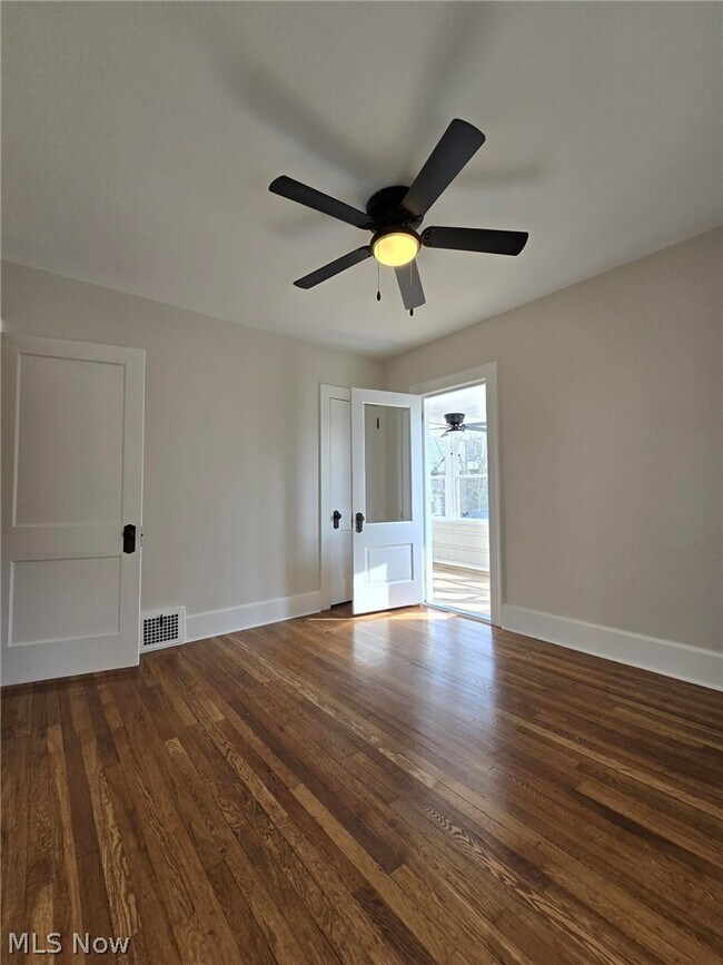 Building Photo - 13839 Clifton Blvd