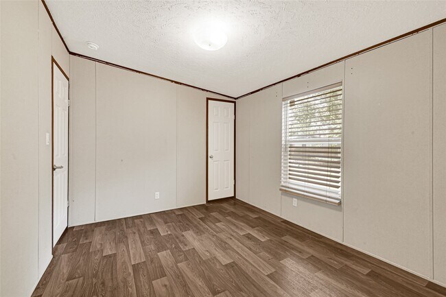 Building Photo - 18565 Huckleberry Ln