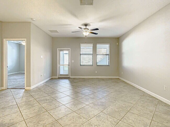 Building Photo - 925 Terra Vista St