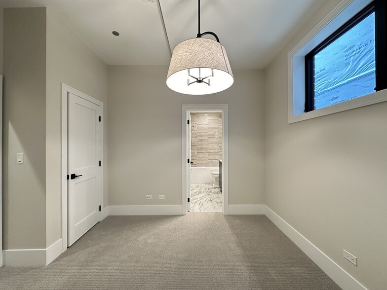 Building Photo - 1743 W Le Moyne St