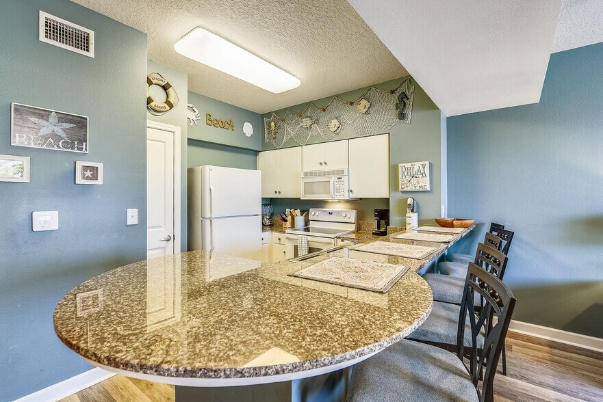 Building Photo - 104 Gulfside Ct