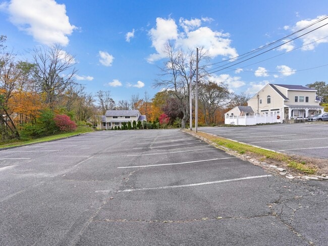 Building Photo - 107 Black Rock Tpke