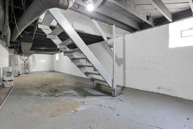 Building Photo - 791-793 E Starr Ave