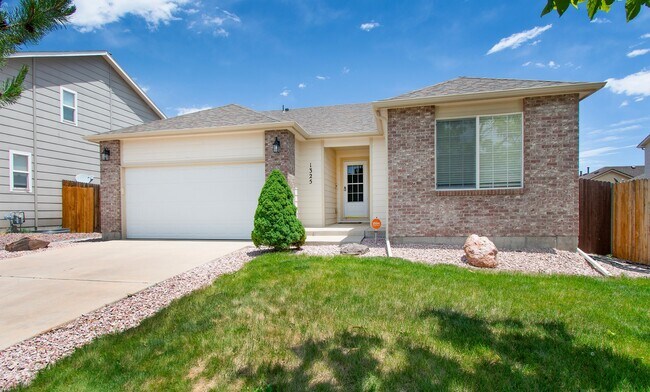 Building Photo - 1325 Legend Oak Dr