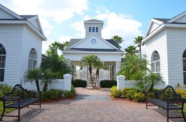 Building Photo - 1300 Eastern Pecan Pl