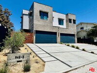 Building Photo - 948 E 67th St