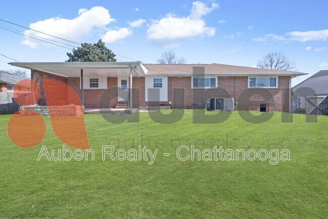 Building Photo - 4430 Lilac Ln