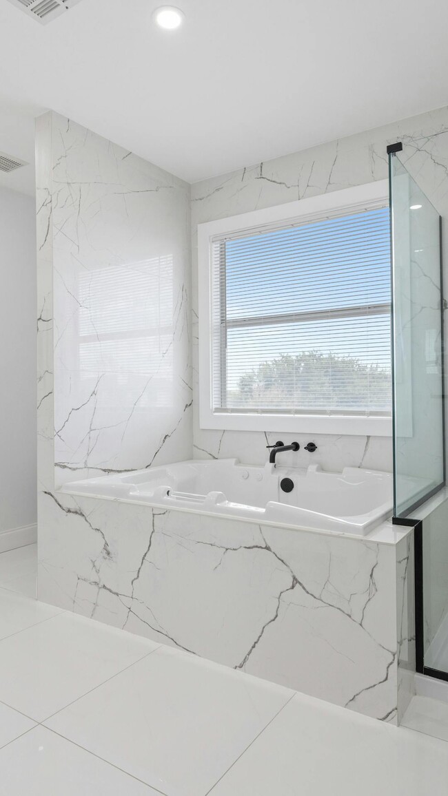 Building Photo - 3809 Haleys Way