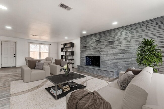 Building Photo - 4524 Harvey Dr